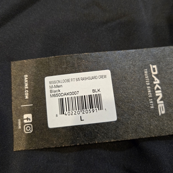 Dakine Mission Rashguard Crew Tshirt. Large. Black - Picture 5 of 5
